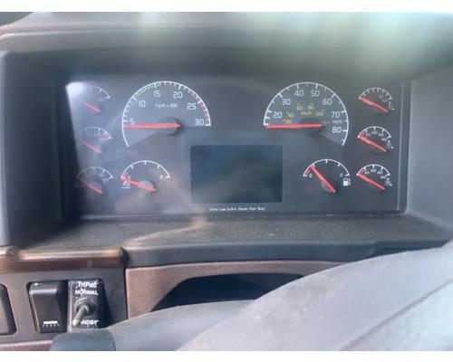  Volvo VNL Instrument Cluster #