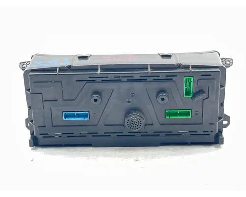  Volvo VNL Instrument Cluster #