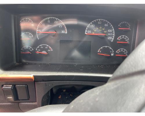 VOLVO VNL Instrument Cluster