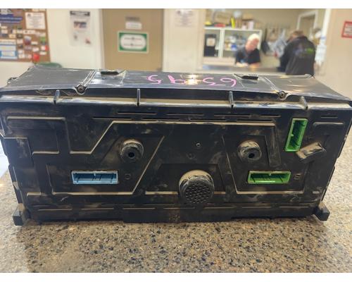 VOLVO VNL Instrument Cluster