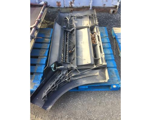 2010-volvo-vnl-skirt #1419889