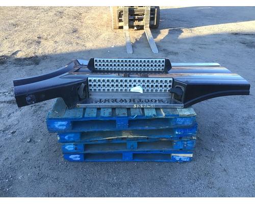 2006-volvo-vnl-skirt #1479695