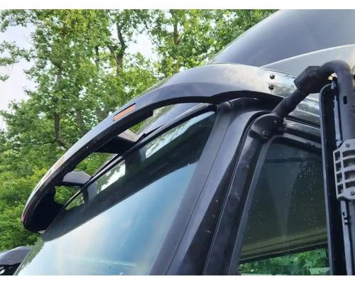  Volvo VNL Visor #