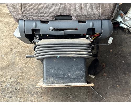 VOLVO VNL Seat, Front