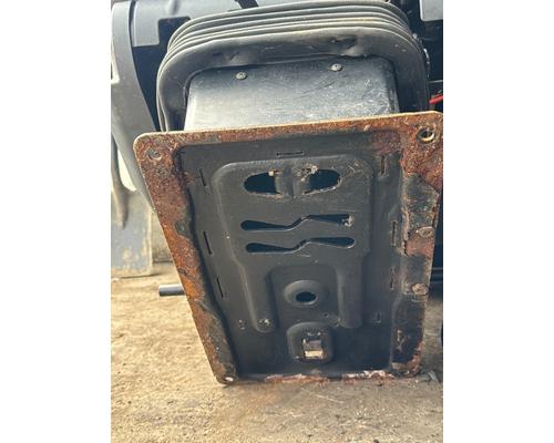 VOLVO VNL Seat, Front