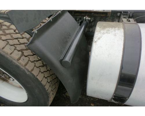 volvo-vnm-fender #1331175