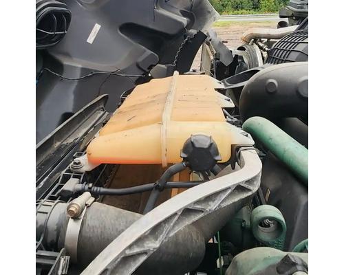volvo-vnr64t-radiator-overflow #1356774