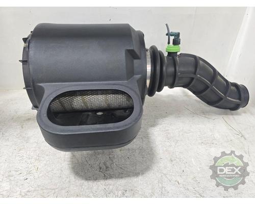 1999 VOLVO Air Cleaner