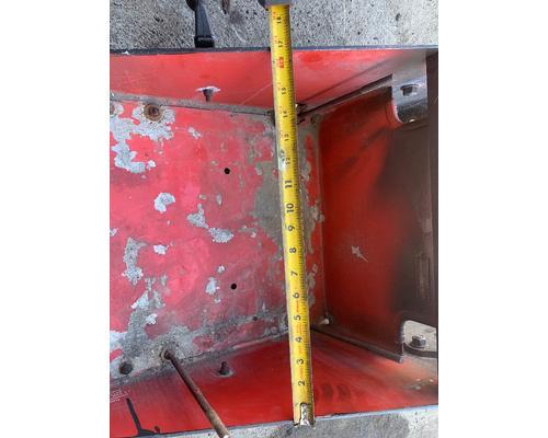 WESTERN STAR TR  Battery Box