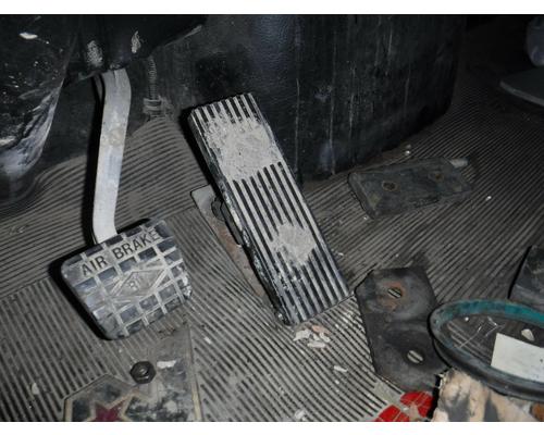 WESTERN STAR 4700 / 4900 Accelerator Parts