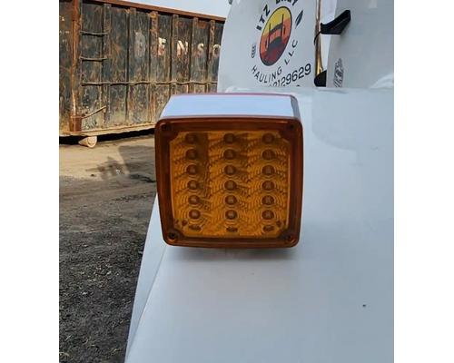 western-star-4900fa-tail-lamp #1447966