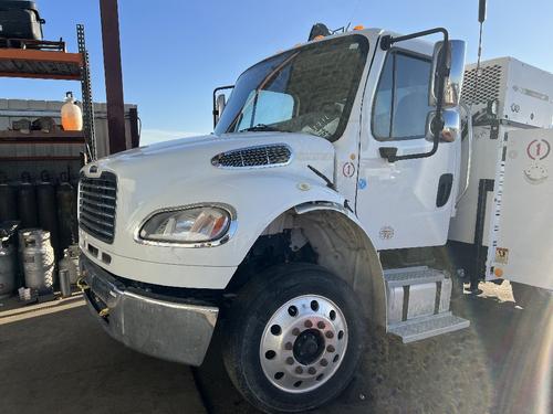 FREIGHTLINER M2 106