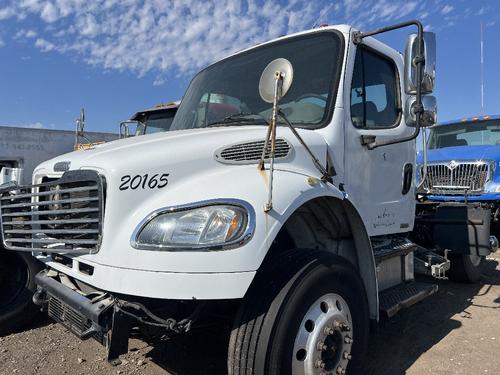 FREIGHTLINER M2 106