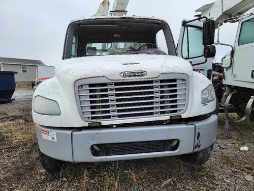 FREIGHTLINER M2 106