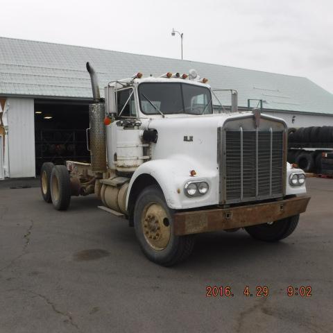 KENWORTH W900