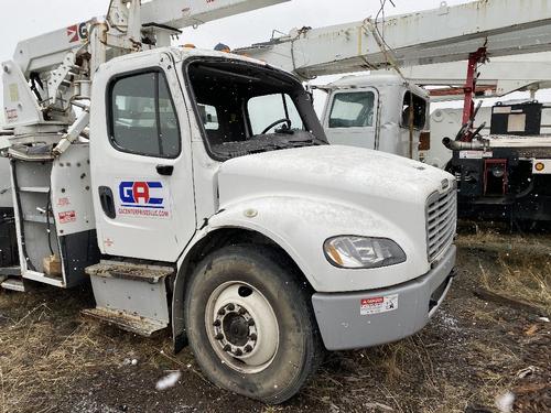 FREIGHTLINER M2 106