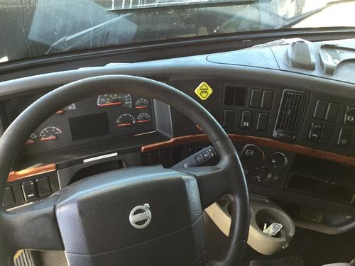 VOLVO VNL