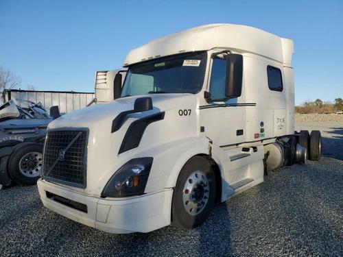 VOLVO VNL
