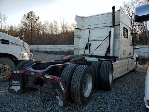 VOLVO VNL