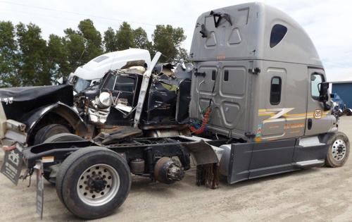 FREIGHTLINER CASCADIA 125