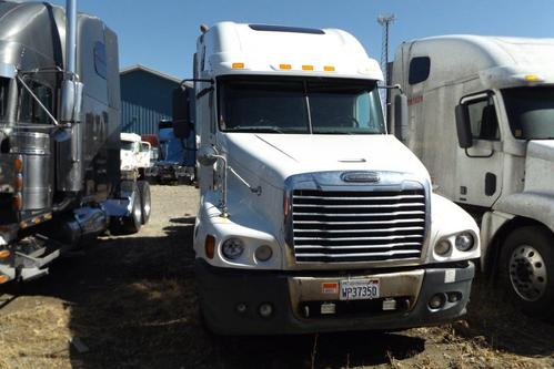 FREIGHTLINER COLUMBIA 120