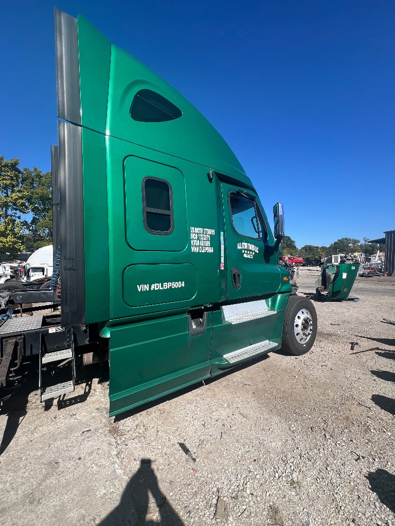 FREIGHTLINER CASCADIA