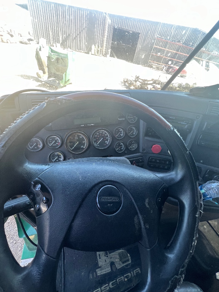 FREIGHTLINER CASCADIA