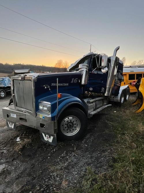 WESTERN STAR TRUCKS 4900 FA