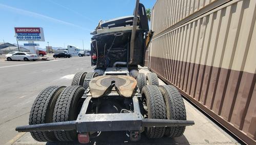 PETERBILT 587