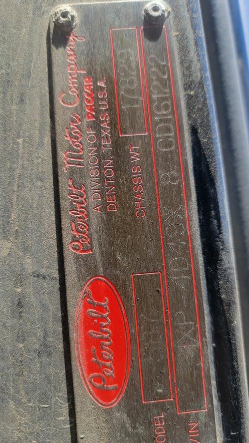 PETERBILT 587