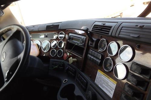 FREIGHTLINER CASCADIA 125