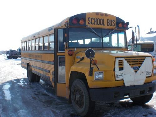 FORD B700