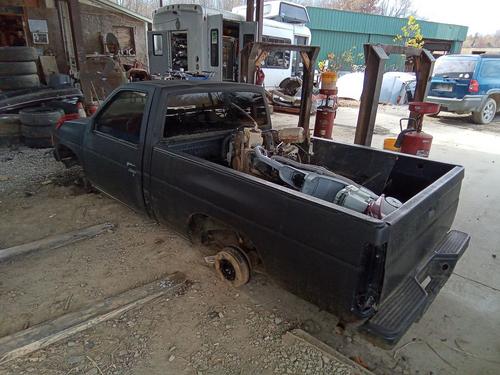 NISSAN NISSAN PICKUP