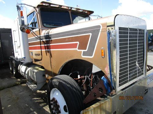 FREIGHTLINER FLC120