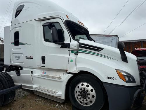 FREIGHTLINER CASCADIA 126