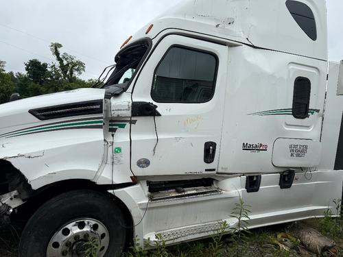 FREIGHTLINER CASCADIA 126