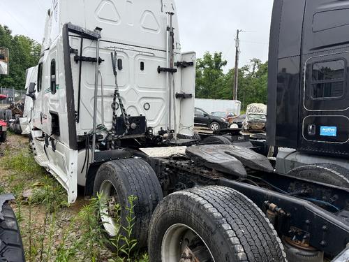 FREIGHTLINER CASCADIA 126