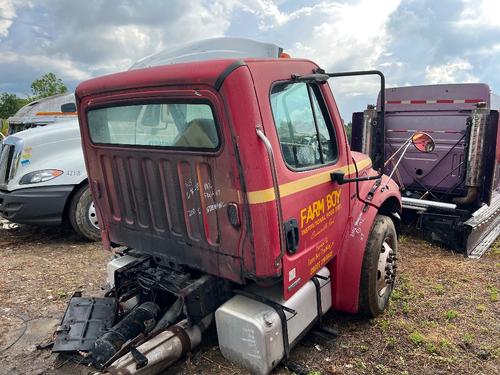 FREIGHTLINER M2 106