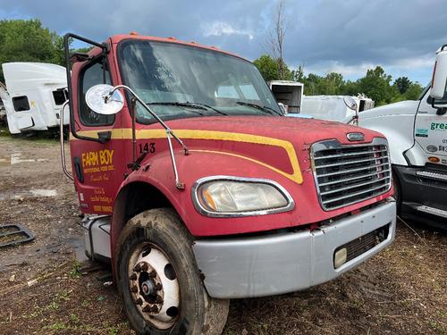 FREIGHTLINER M2 106