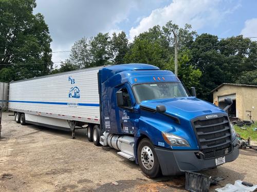 FREIGHTLINER CASCADIA