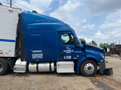 FREIGHTLINER CASCADIA