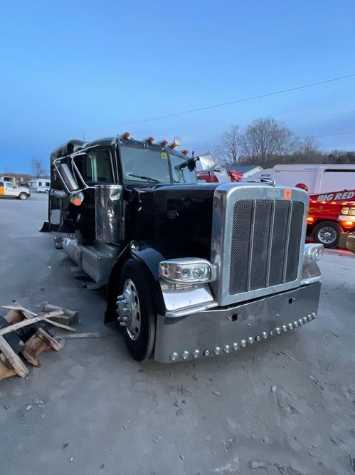 PETERBILT 389