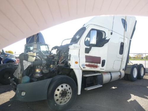 FREIGHTLINER CASCADIA 113