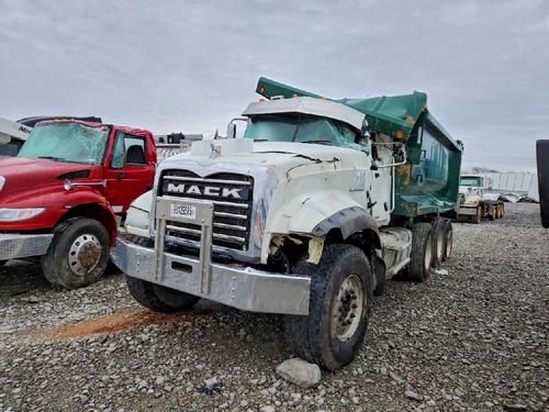 MACK GR64B GRANITE