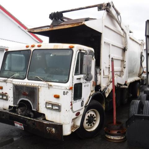 PETERBILT 320