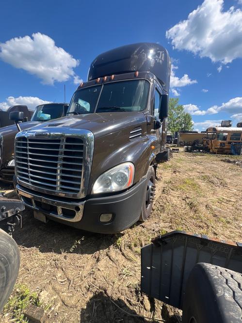 FREIGHTLINER CASCADIA