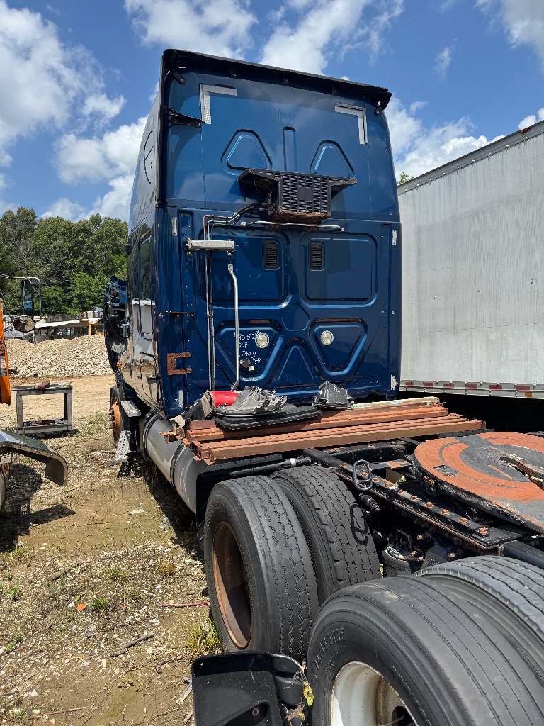 FREIGHTLINER CASCADIA