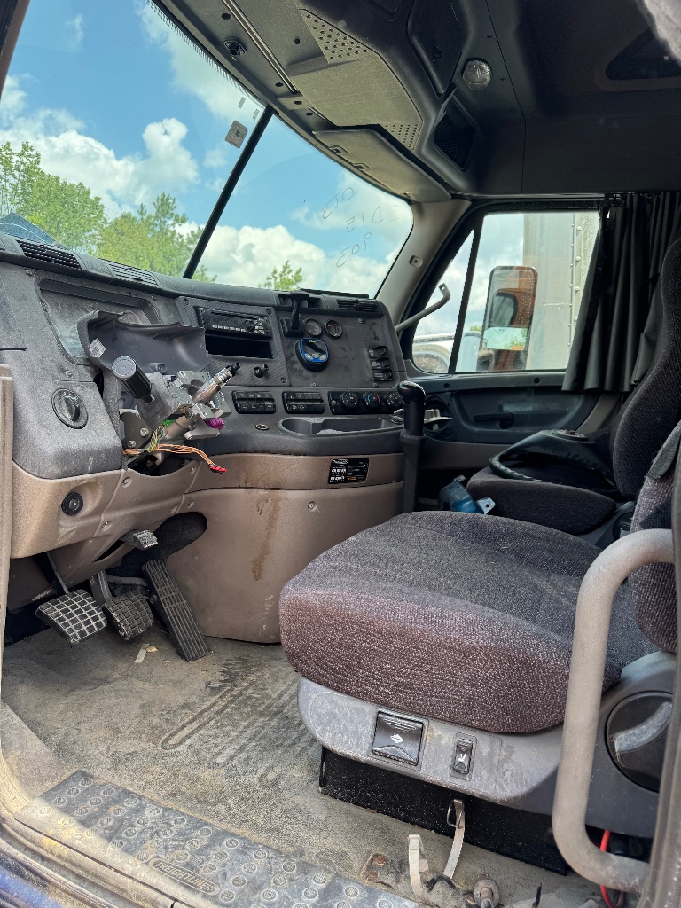 FREIGHTLINER CASCADIA