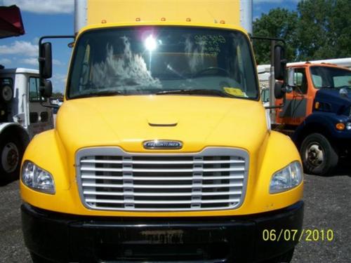 FREIGHTLINER M2 106