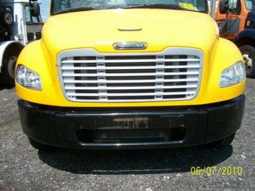 FREIGHTLINER M2 106